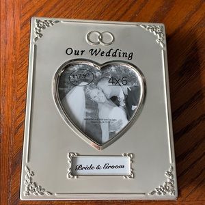 Wedding photo album. NWT.